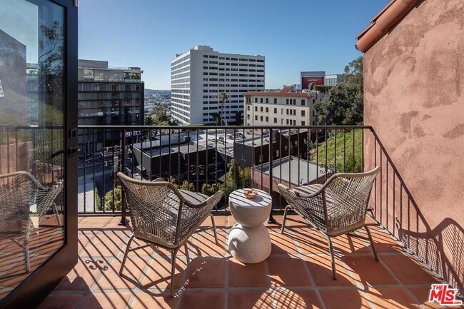 Building Photo - 8425 W Sunset Blvd