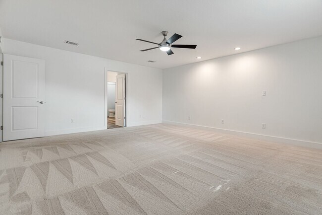 Building Photo - Beautifully Updated Home in Navarre!