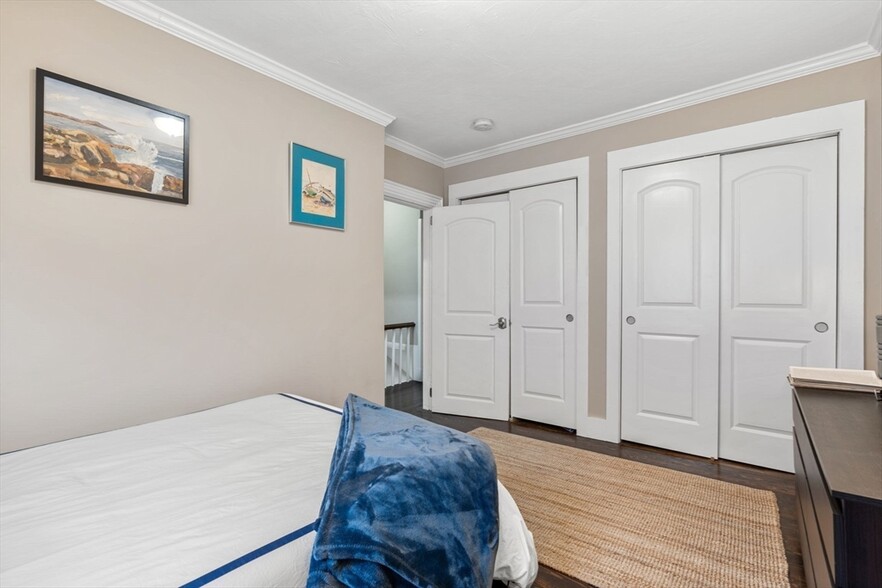 Building Photo - 12 Colebrook St