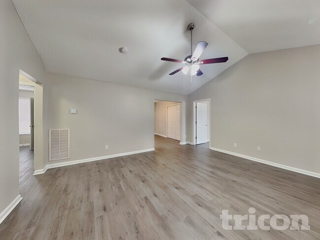 Building Photo - 105 Pinto Ln