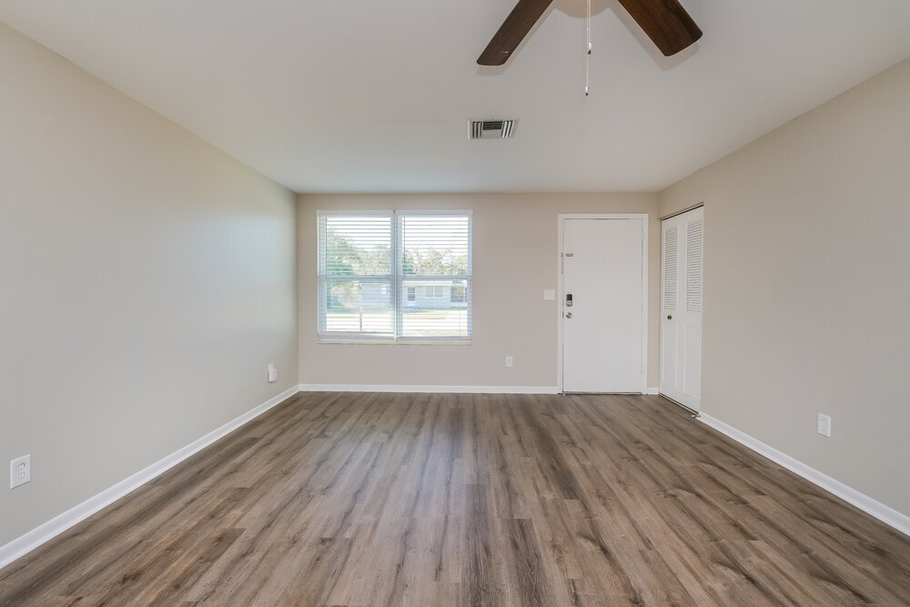 Building Photo - 9499 Hayes St