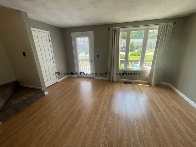 Building Photo - Fully Renovated Condo For Rent in Burrillv...