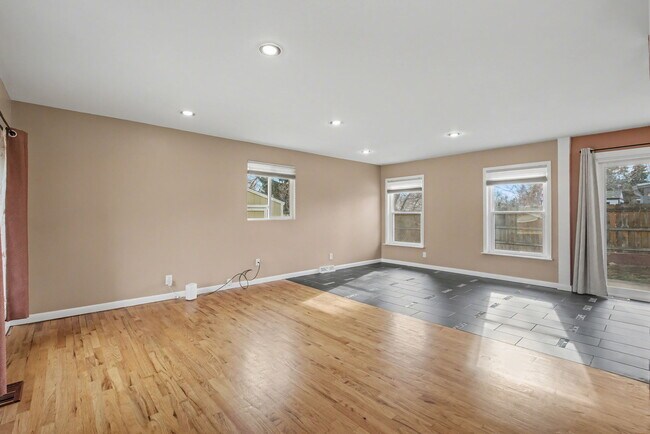 Building Photo - 8624 W Florida Ave