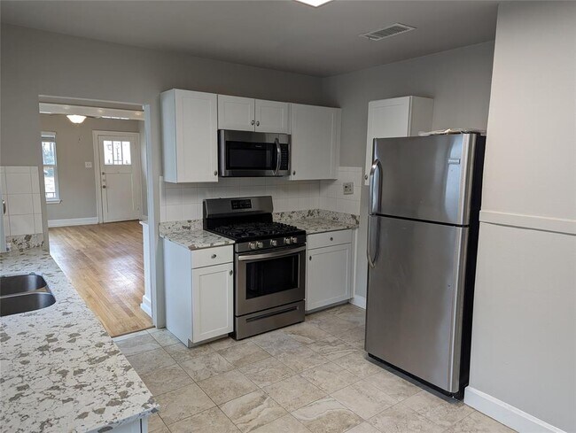 Building Photo - 4526 Avenue H