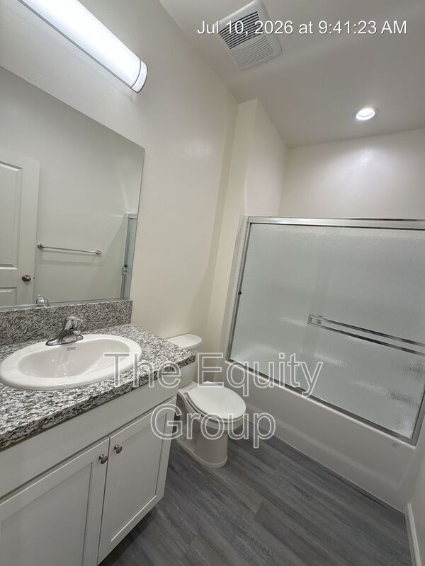 Building Photo - 735 S Pinkham St