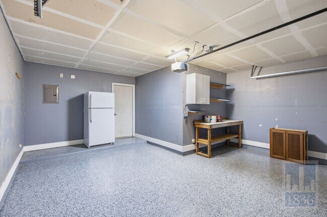 Building Photo - 13016 Wedding Dr
