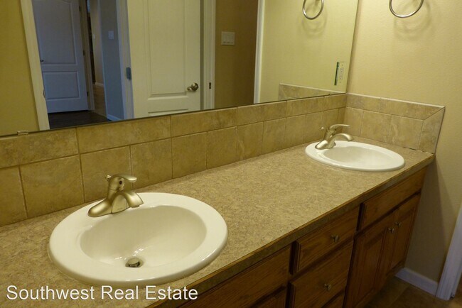 Building Photo - 3 br, 2 bath House - 2104 Reese