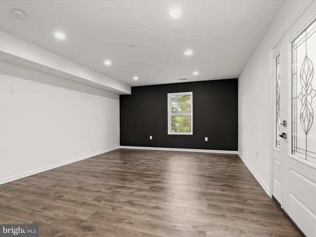 Building Photo - 700 Olney Sandy Spring Rd