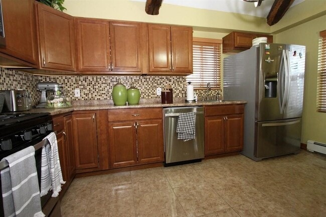 Building Photo - 56 Crescent Ave