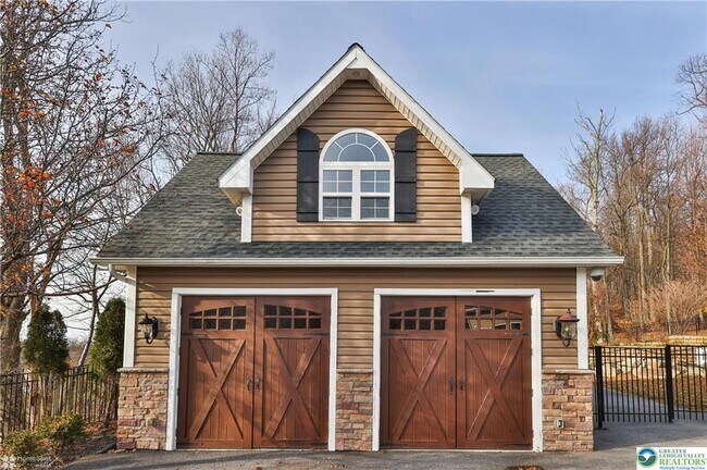 Building Photo - 284 Walker Rd