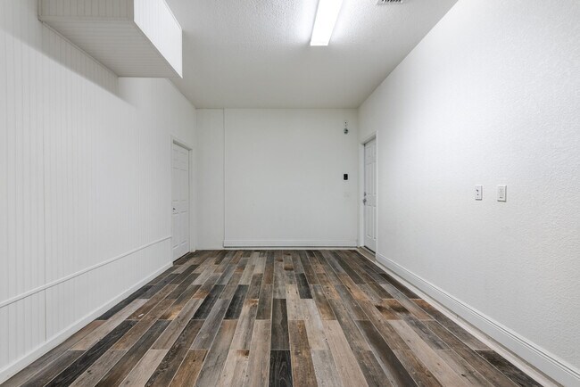 Building Photo - 1367 NW Leonardo Cir
