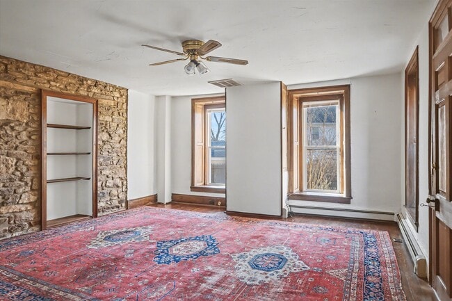 Building Photo - 739 Sergeantsville Rd