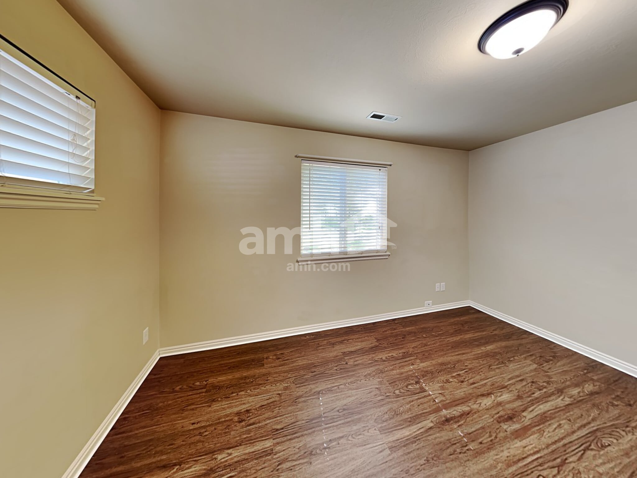 Building Photo - 260 N 360 W