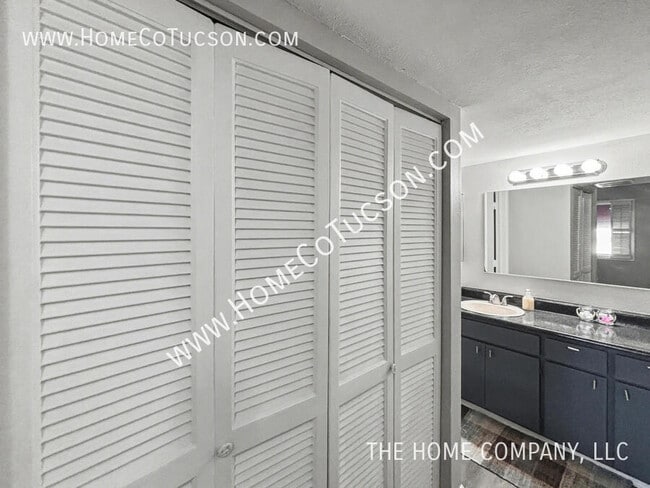 Building Photo - 3993 N Campbell Ave