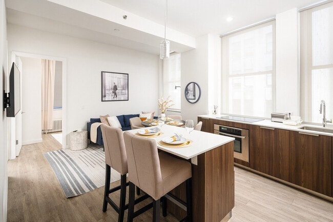 Building Photo - 140 Fulton St