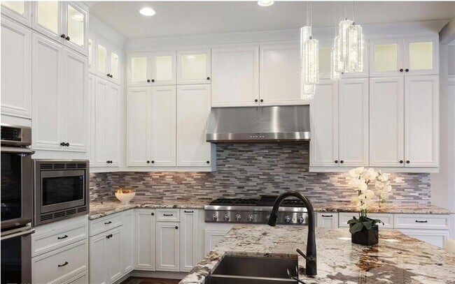 Building Photo - 6552 Long Acres Dr