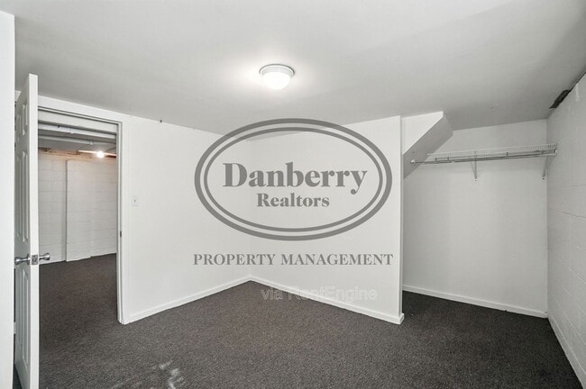 Building Photo - 1126 Searles Rd