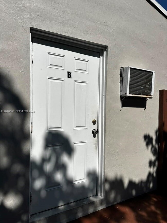 Building Photo - 1201 NE 148th St