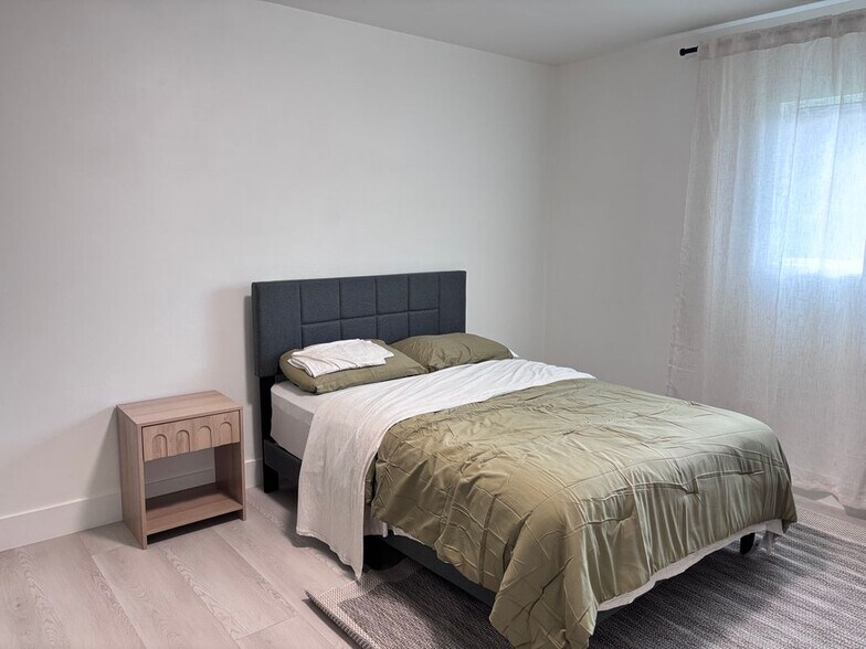 Building Photo - 270 W Blaine St