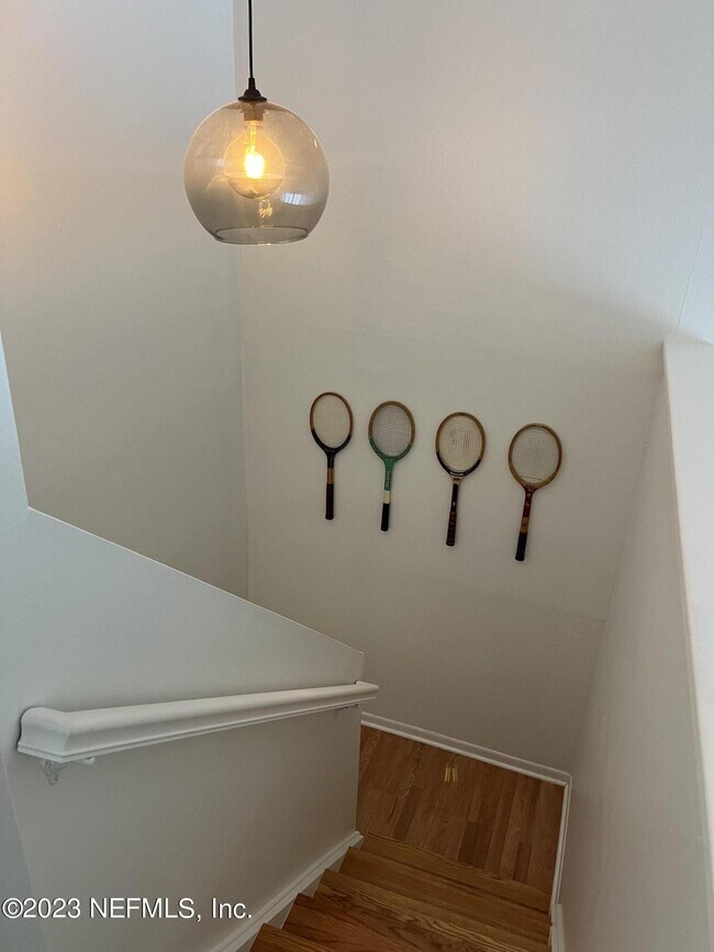 Building Photo - 7 Cove Rd