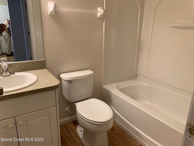 Building Photo - 1070 Luminary Cir