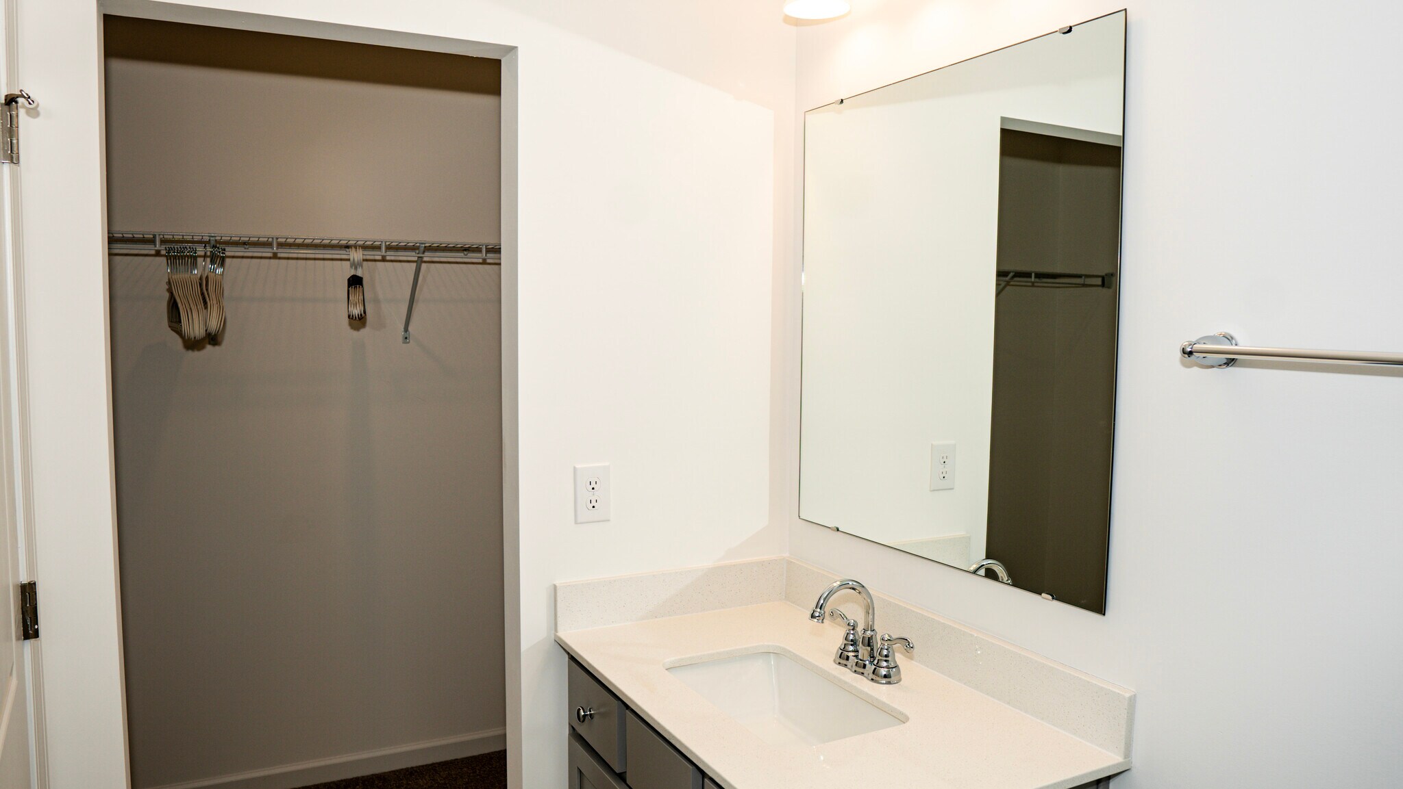 Building Photo - 15014 Scoter St