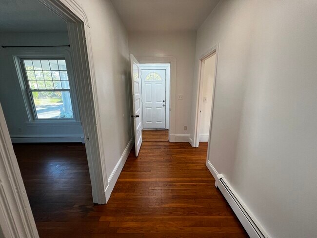 Building Photo - 58 Standish St