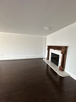 Building Photo - 1350 N Dearborn St