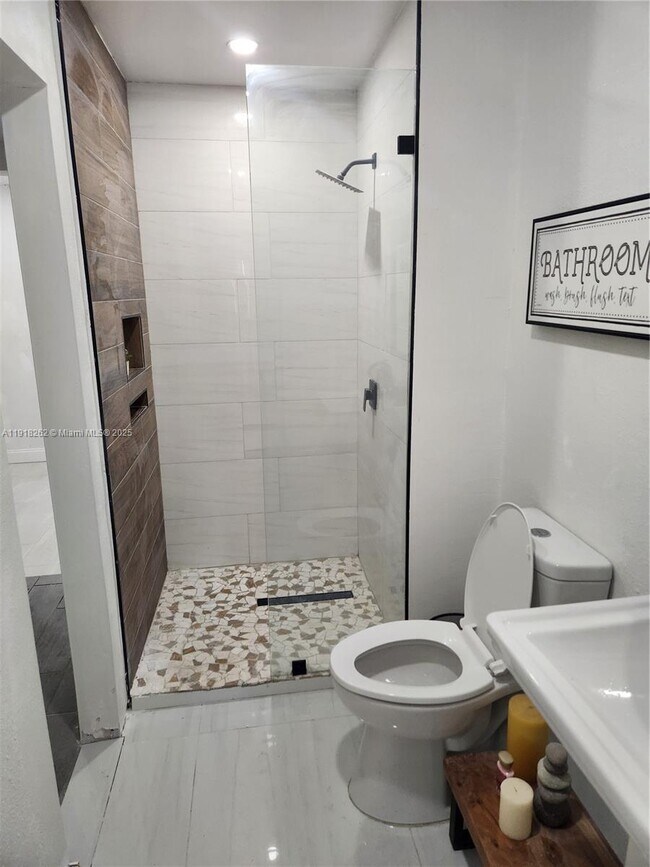 Building Photo - 26123 SW 138th Ct