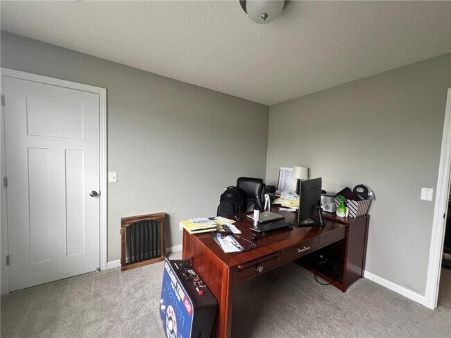 Building Photo - 7303 Fir Ln N