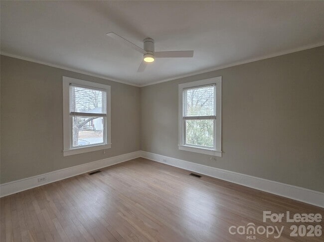 Building Photo - 200 E 2nd St