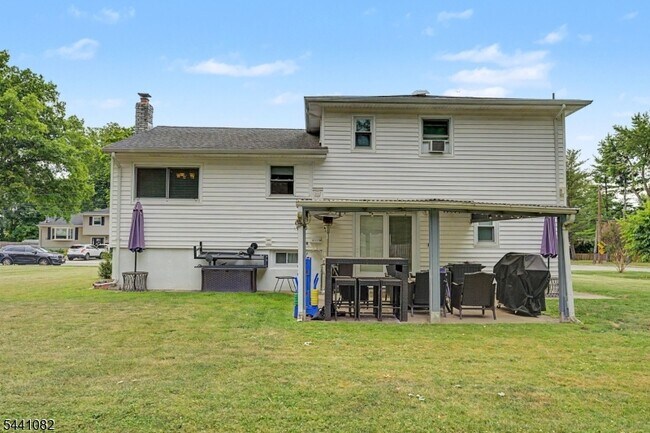 Building Photo - 23 Distler Ave