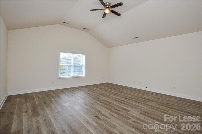 Building Photo - 9020 Ladys Secret Dr