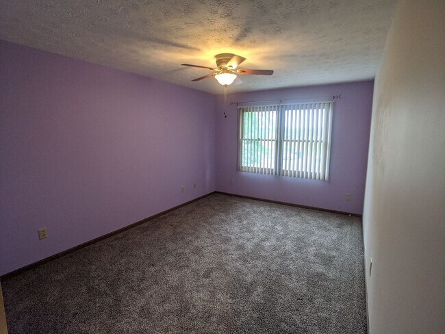 Building Photo - Charming 2 bed 1.5 bath home (duplex) in G...