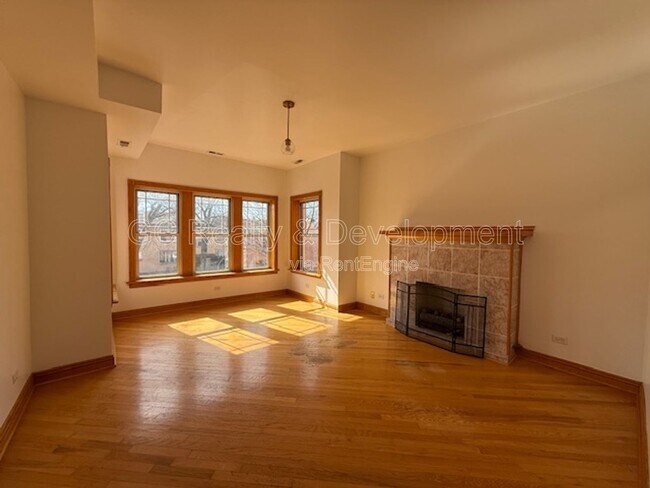 Building Photo - 929 Brummel St