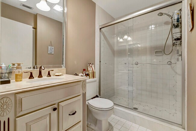 Building Photo - 5943 Areca Palm Ct