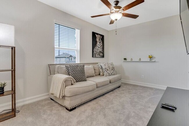 Building Photo - Like-New 4 Bedroom Home in Prime Garland Location