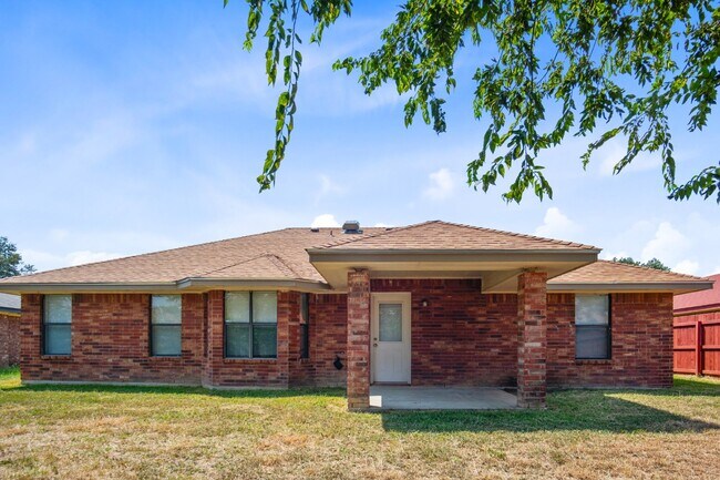 Building Photo - 4501 Embers Dr