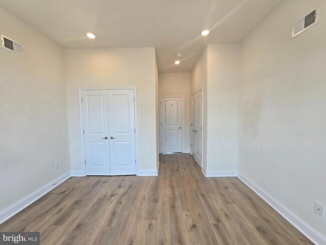 Building Photo - 2139 N 9th St