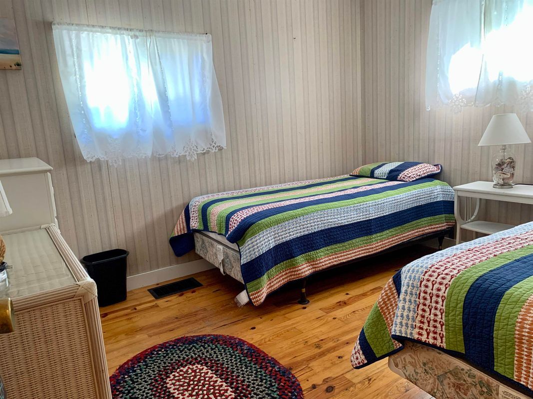 Building Photo - 67 Cable