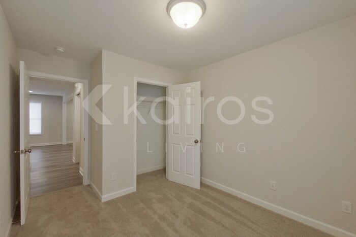 Building Photo - 1451 Maxwell Cir