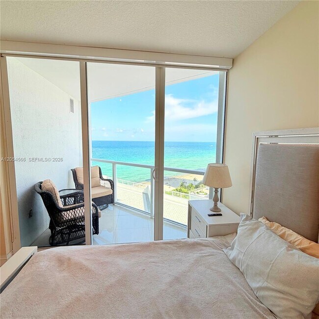 Building Photo - 16699 Collins Ave