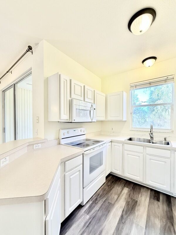 Building Photo - 13706 Forest Lake Dr