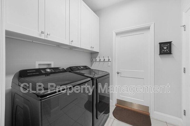 Building Photo - 1321 Tullamore Blvd