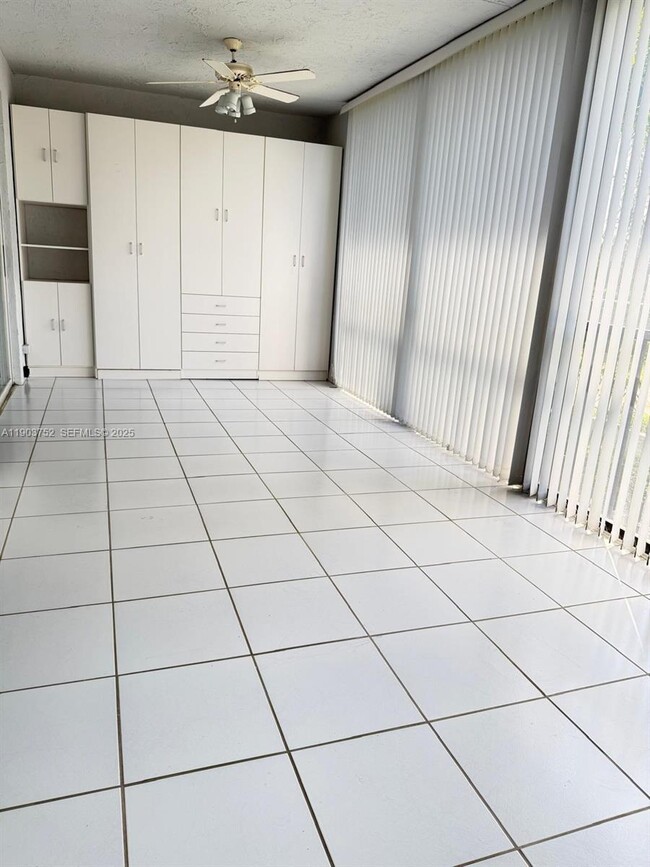 Building Photo - 11690 Briarwood Cir