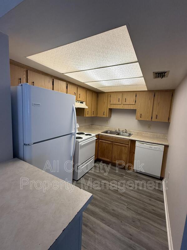 Building Photo - 1640 Crystal Park Cir