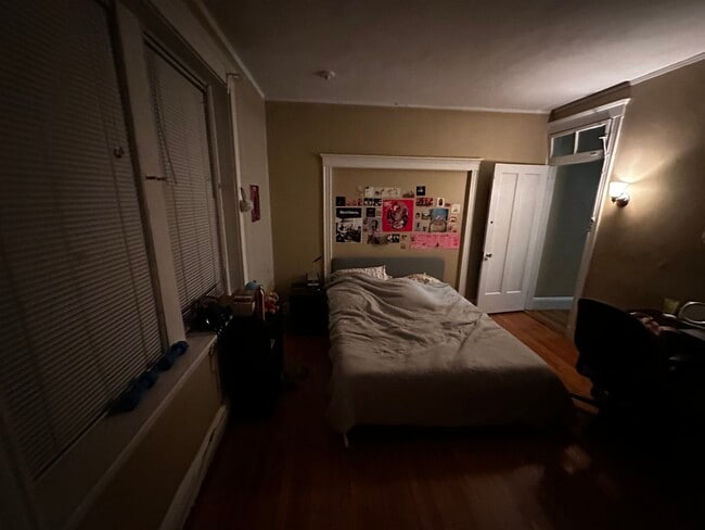 Building Photo - 54 Egmont St