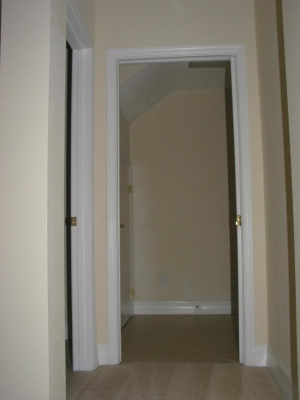 Building Photo - 539 Hedgewood Dr