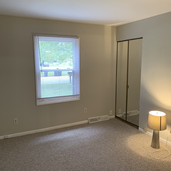 Master Bedroom - 4890 Norfolk Cir