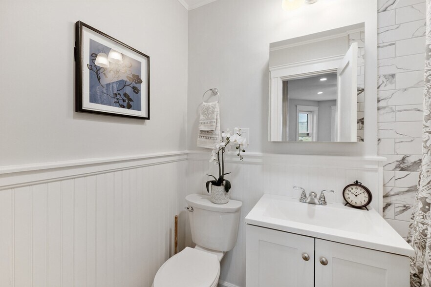 Building Photo - 1564 Commonwealth Ave